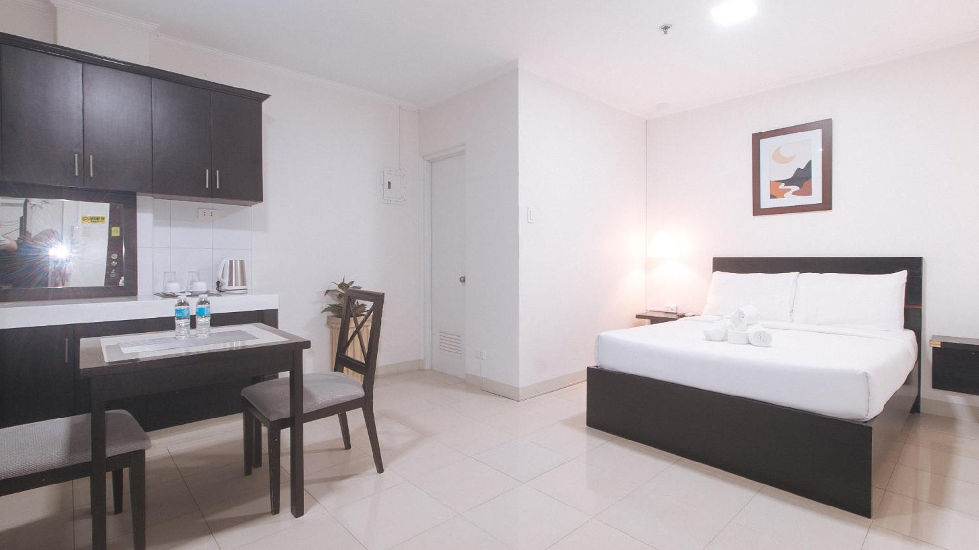 Urbanview At Evangelista Street Makati Makati City Bagian luar foto