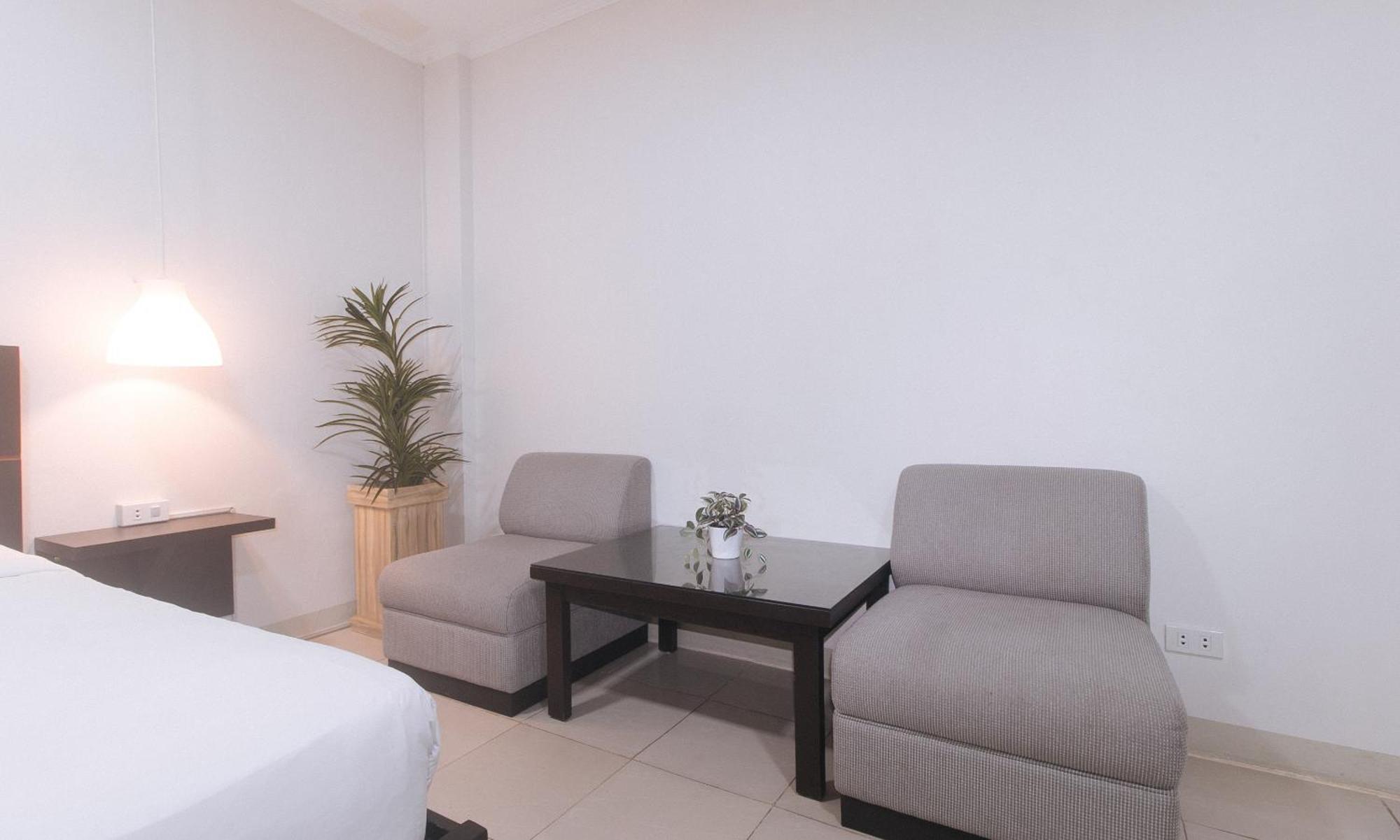 Urbanview At Evangelista Street Makati Makati City Bagian luar foto