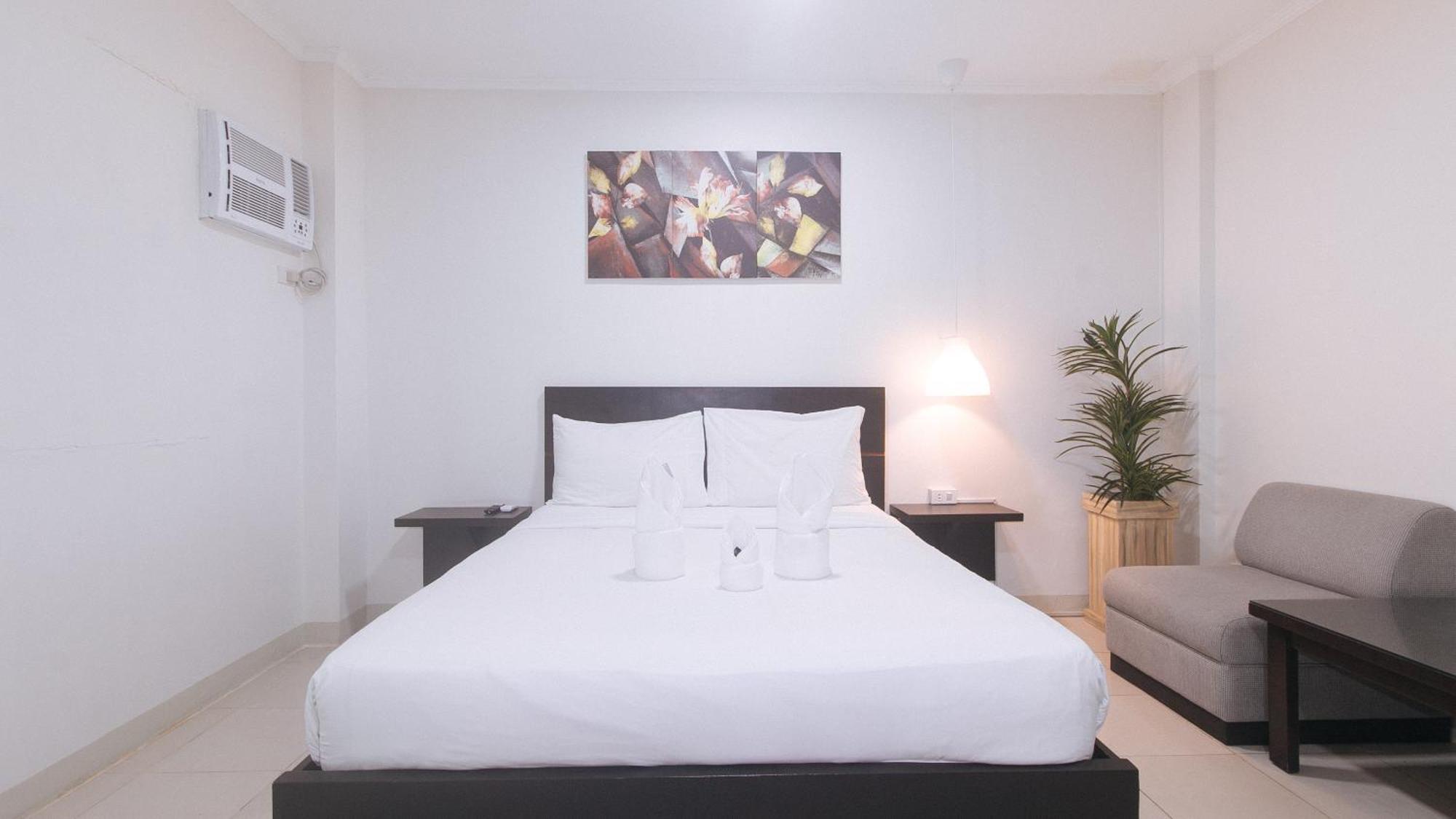 Urbanview At Evangelista Street Makati Makati City Bagian luar foto