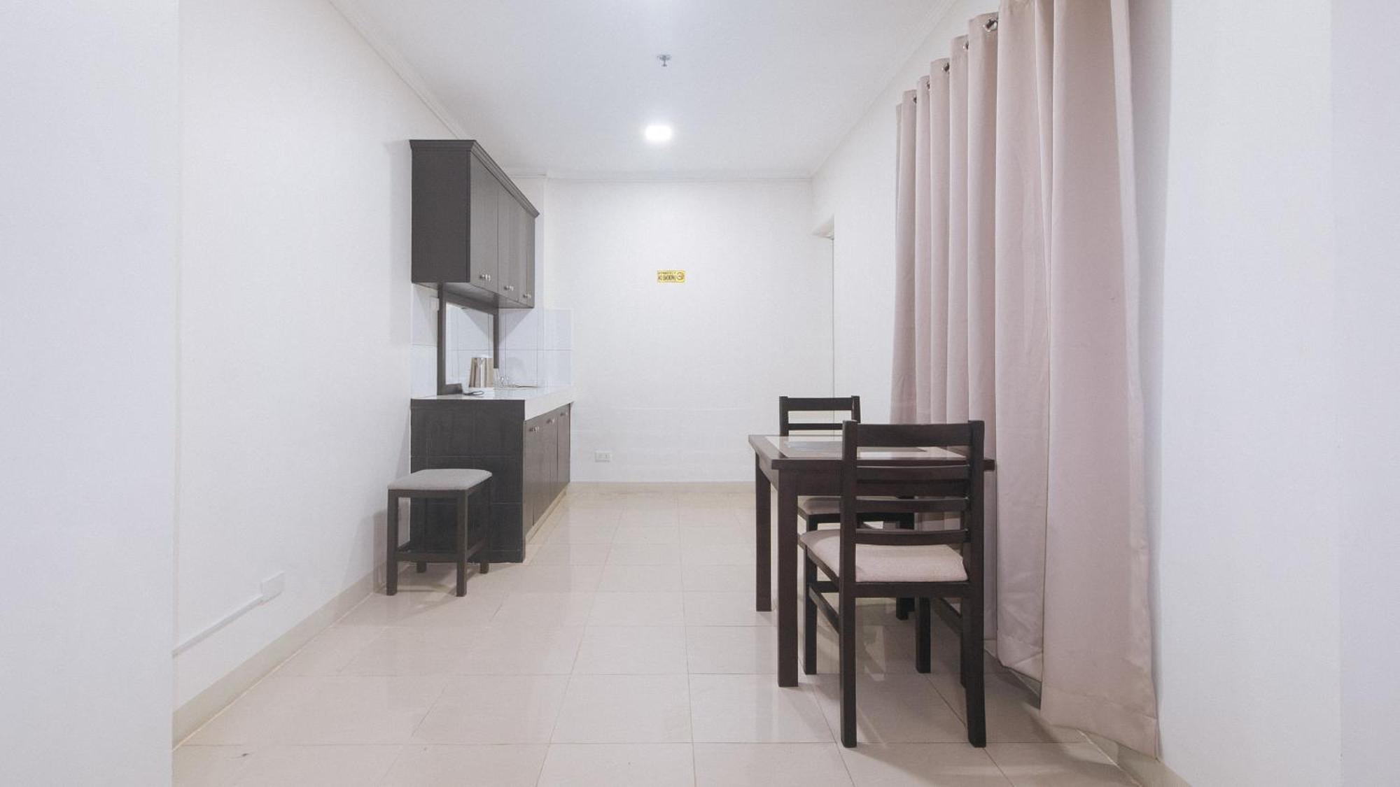 Urbanview At Evangelista Street Makati Makati City Bagian luar foto