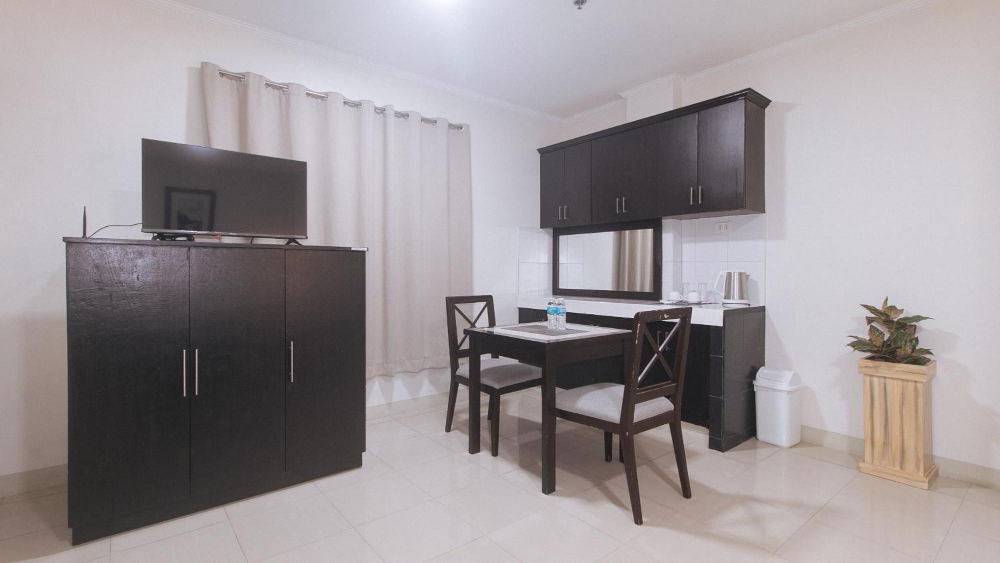 Urbanview At Evangelista Street Makati Makati City Bagian luar foto