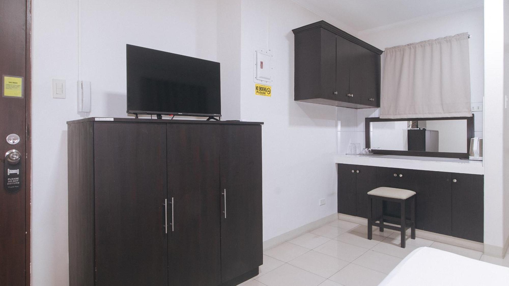 Urbanview At Evangelista Street Makati Makati City Bagian luar foto