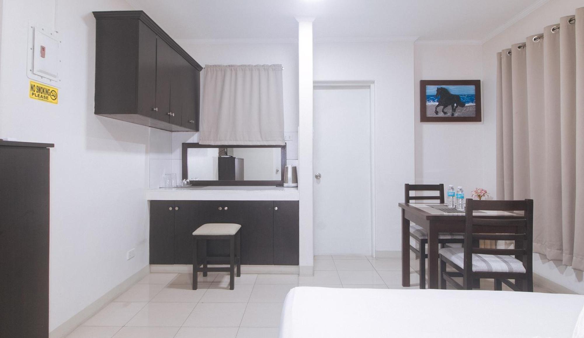 Urbanview At Evangelista Street Makati Makati City Bagian luar foto