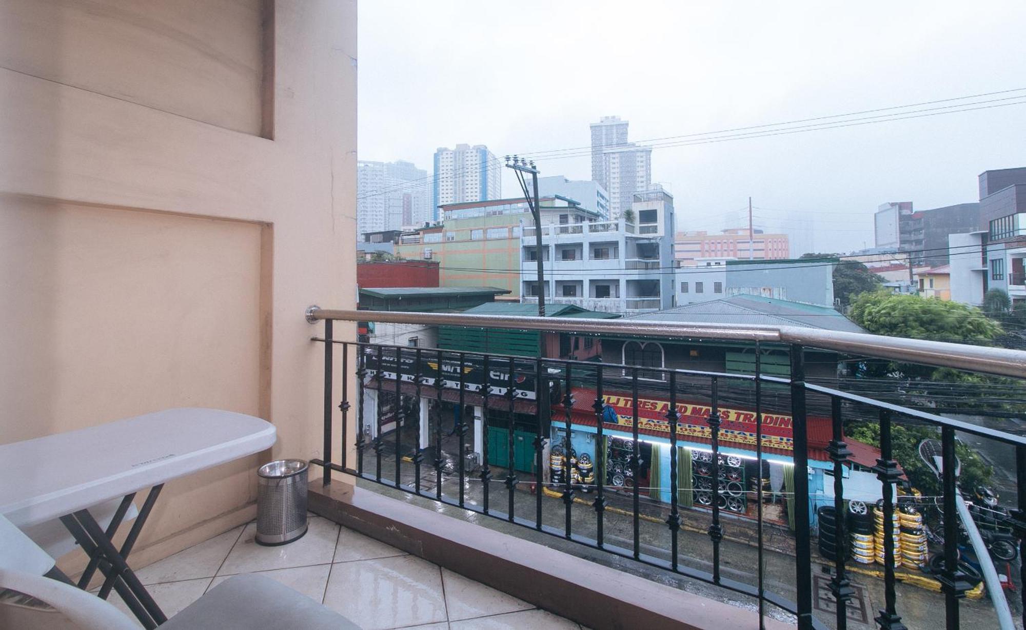 Urbanview At Evangelista Street Makati Makati City Bagian luar foto